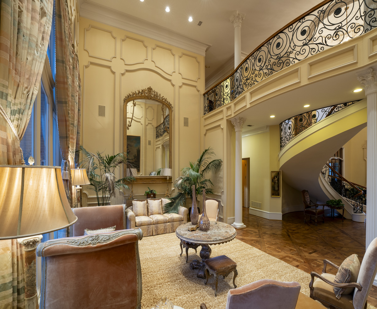 Le salon et le balcon